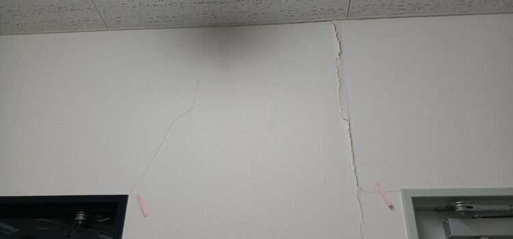 クロスの補修をしました。