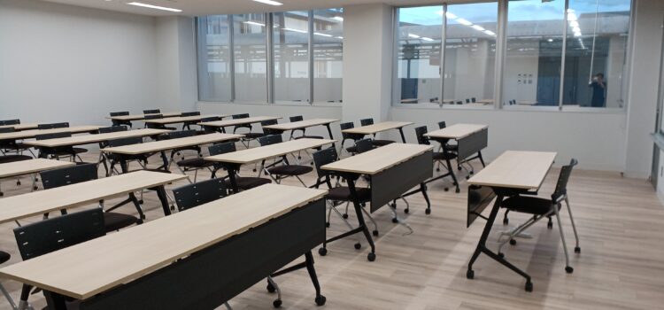 テーブルの納品をしました。