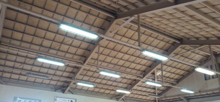 高所の照明交換はお任せください！