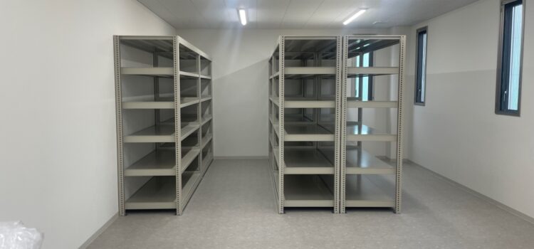 スチールラックなど物品棚の設置はお任せください！