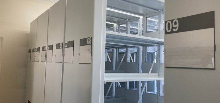 移動棚（ハンドル式ラック）設置工事はお任せください。